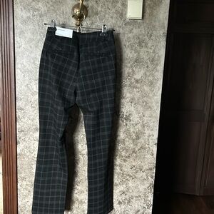 Women’s Ann Taylor Factory Sz 2P Mid Rise Straight Leg Poly/Rayon/Spandex Blend